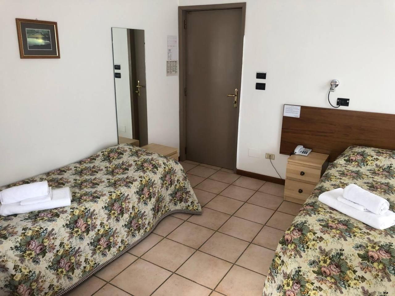 Be Me Hotel Helvetia Tabiano Terme Exterior photo